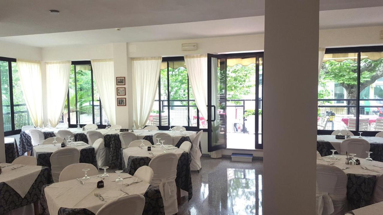 Lime Hotel Rimini Exterior photo