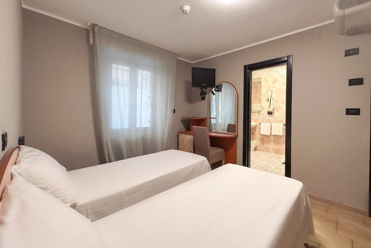 Lime Hotel Rimini Exterior photo