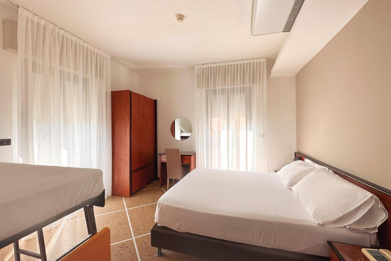 Lime Hotel Rimini Exterior photo