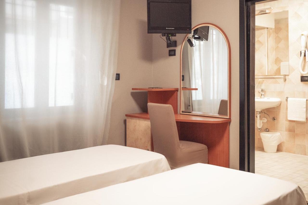 Lime Hotel Rimini Exterior photo